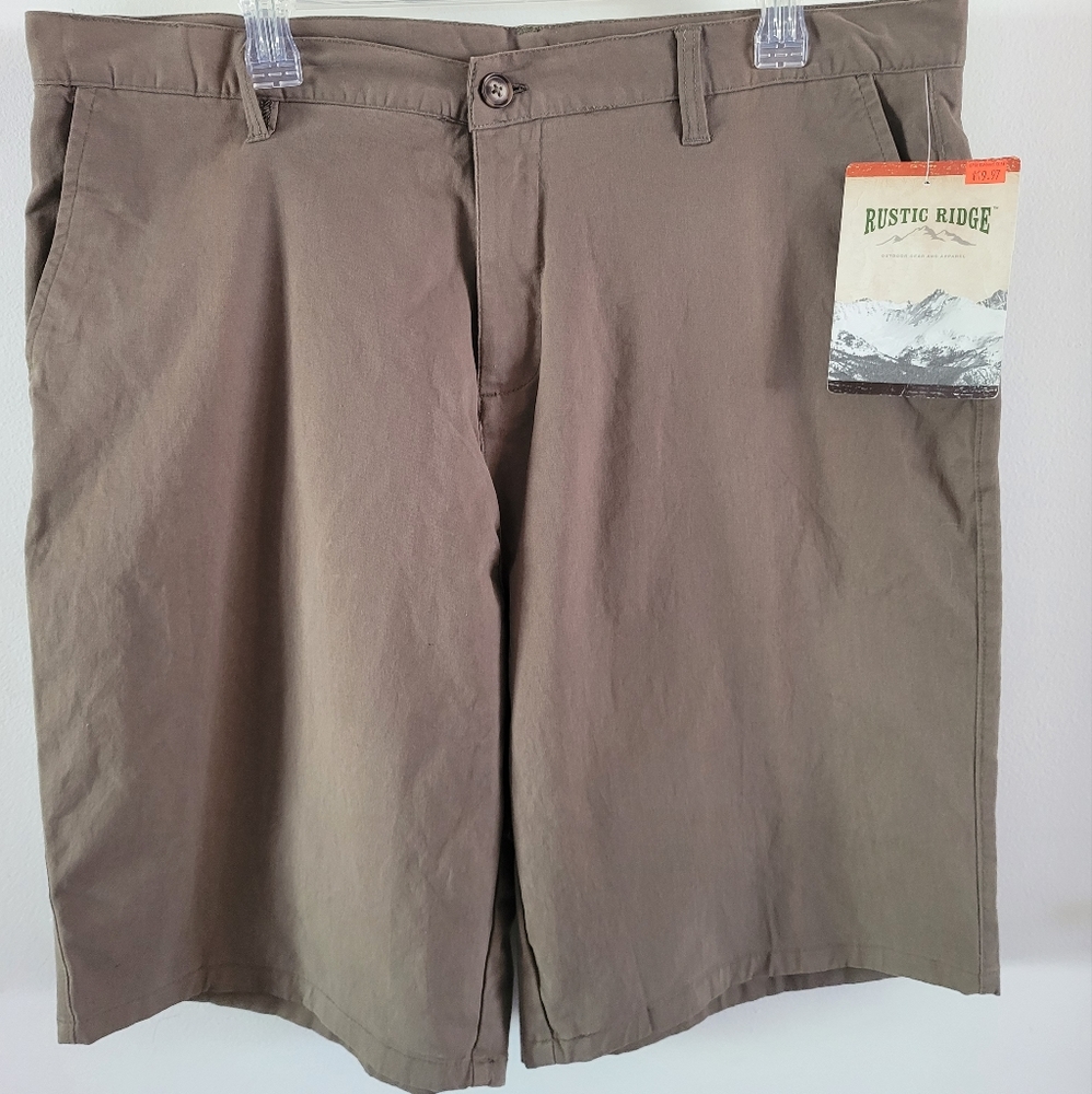 Rustic Ridge Men's Size 40 olive green shorts
